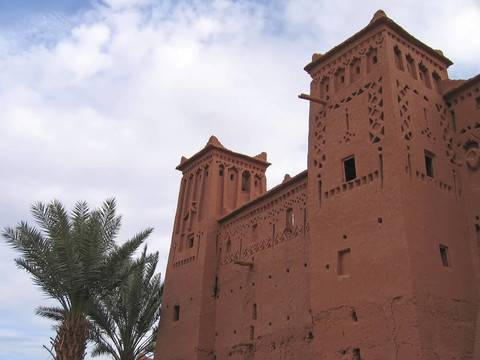 摩洛哥城堡與棕櫚樹；Ait Benhaddou Ksar；瓦爾扎扎特；摩洛哥