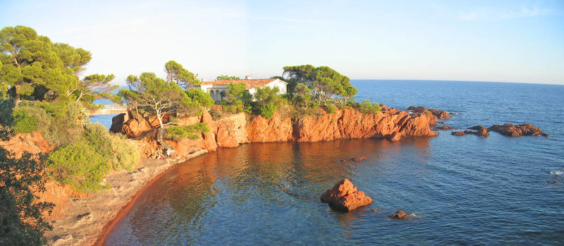 在市英語antheor海灘；藍(lán)色海岸；法國南部；全景