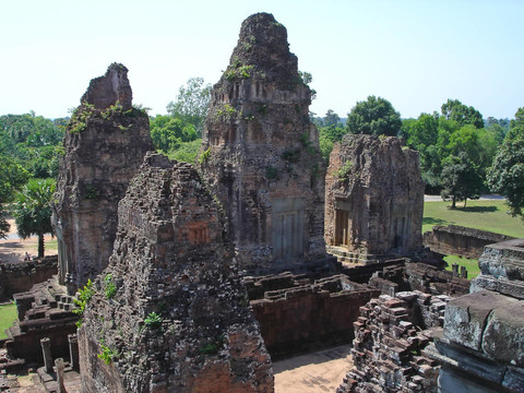 四歲的紅色金字塔廟；巴戎寺；吳哥古跡寺廟；cambodgia