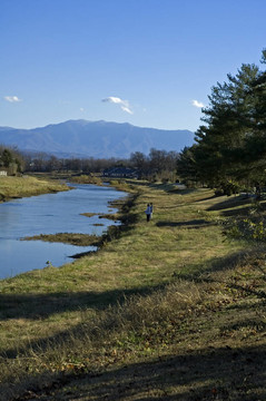 勒孔特山（大煙山）；小鴿子河；塞維爾維爾；TN