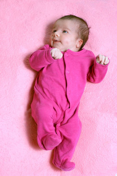 新生嬰兒的表情