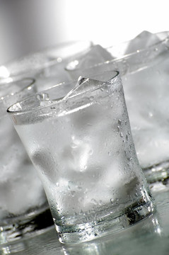 水