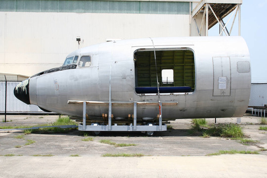 報(bào)廢飛機(jī)駕駛艙