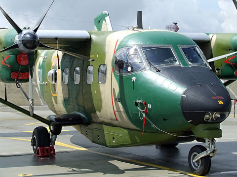 軍用飛機(jī)