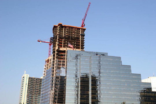 建設(shè)和格拉斯