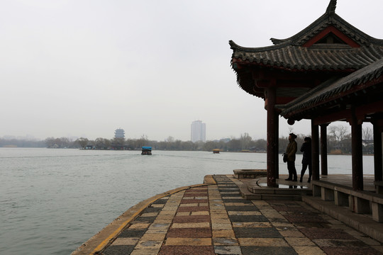 碧波蕩漾