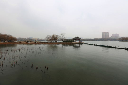碧波蕩漾