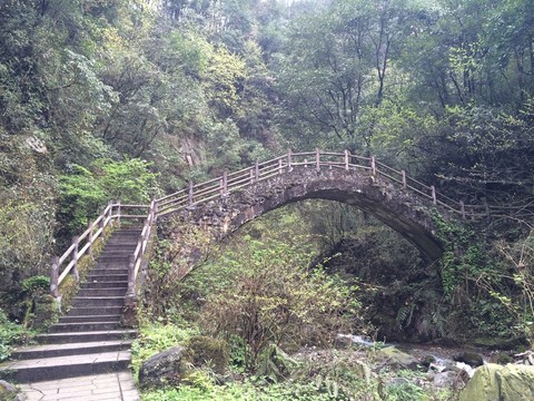 青城山小橋