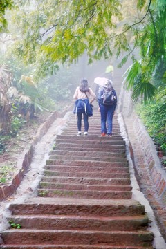 登山 山路石階
