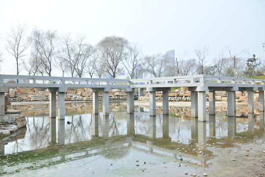 橋倒影