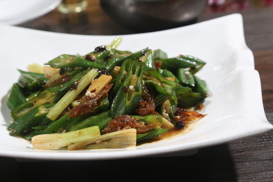 豆豉鯪魚炒秋葵