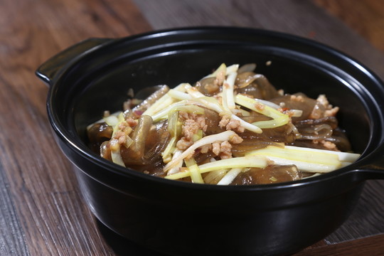 韭皇炒粉皮