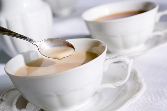 茶匙超過一杯茶或咖啡