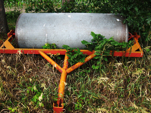 舊農(nóng)機(jī)配件