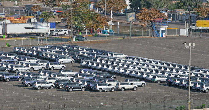 許多越野車