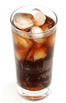 一杯加冰可樂飲料