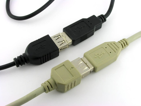 USB連接器。正確的連接。