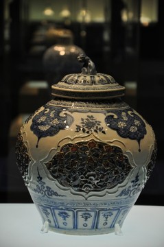 彩釉瓷器