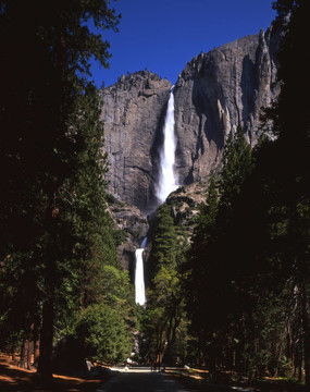 mn0587yosemitefalls