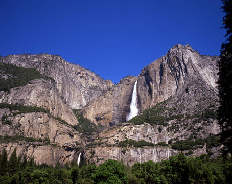 mn0588yosemitefalls2