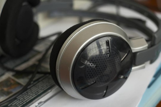headphones2