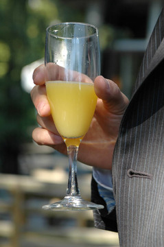 喝干杯