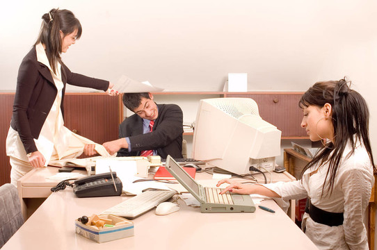 辦公室業(yè)務(wù)團(tuán)隊(duì)