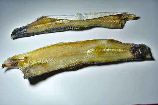 曬咸魚