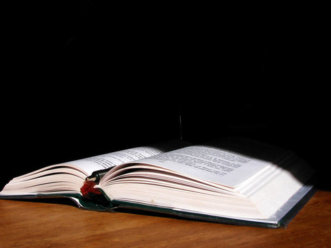 一本打開的書