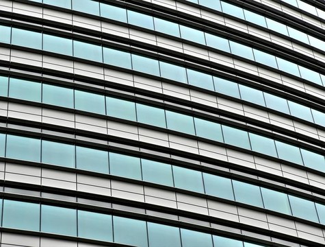 彎曲的玻璃建筑