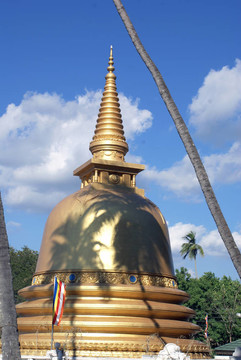 金色佛塔