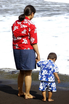 享受海浪