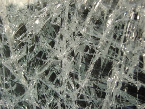 破碎的玻璃