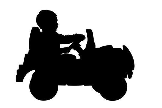 兒童駕駛汽車剪影