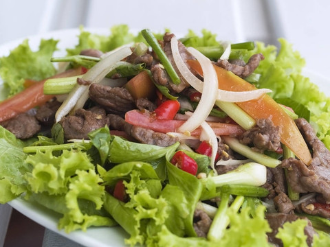 泰式牛肉沙拉