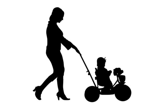 婦女剪影與嬰兒車散步