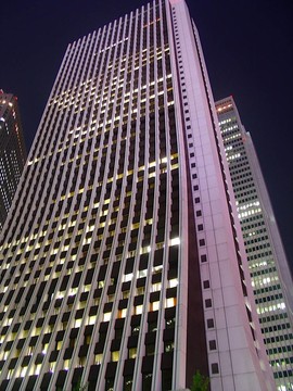 新宿4
