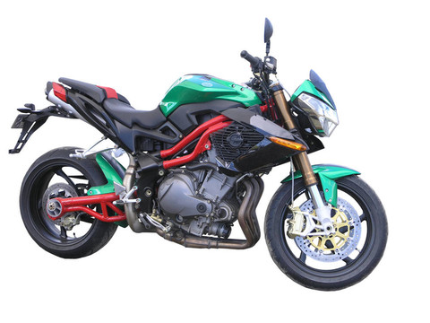 Green Benelli的摩托車