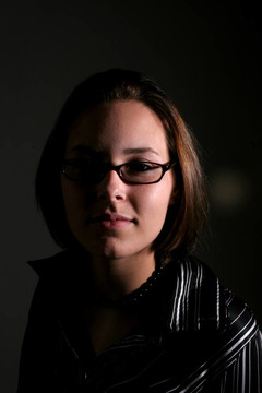 強(qiáng)光女人
