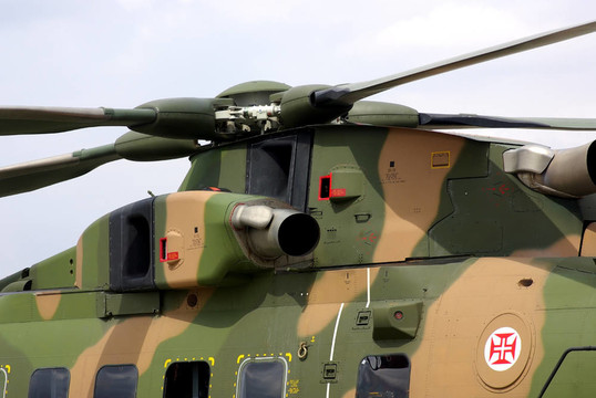 一架軍用直升機(jī)