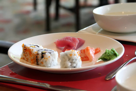 生魚片壽司