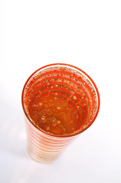 雞尾酒中的氣泡