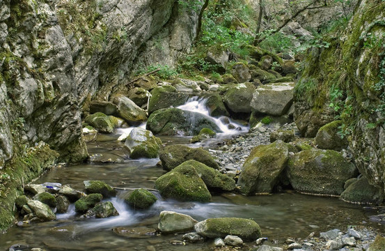 河