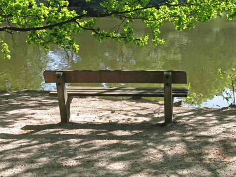公園的長椅上