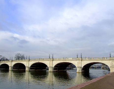 河大橋