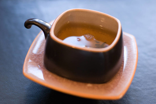 綠茶杯。