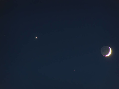 新月和星星