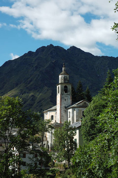 山峰村