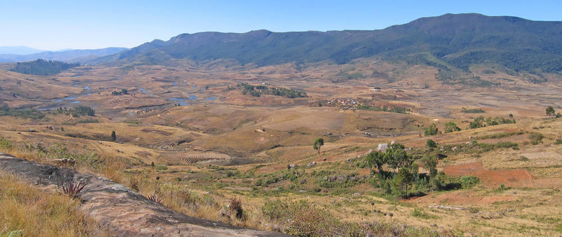 非常大的觀點在山谷；Andringitra公園；馬達加斯加；Panoramique