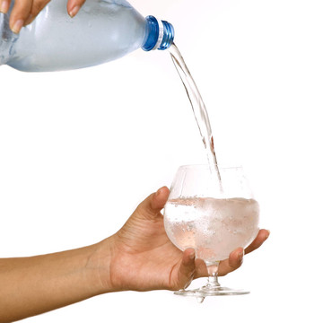 澆一杯水